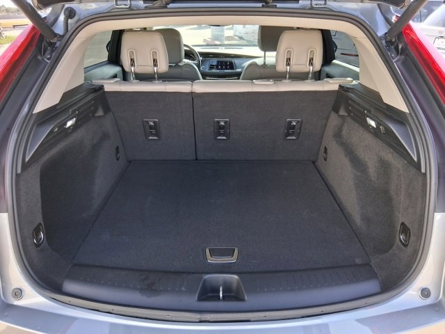 2023 Cadillac XT4 Luxury photo 4