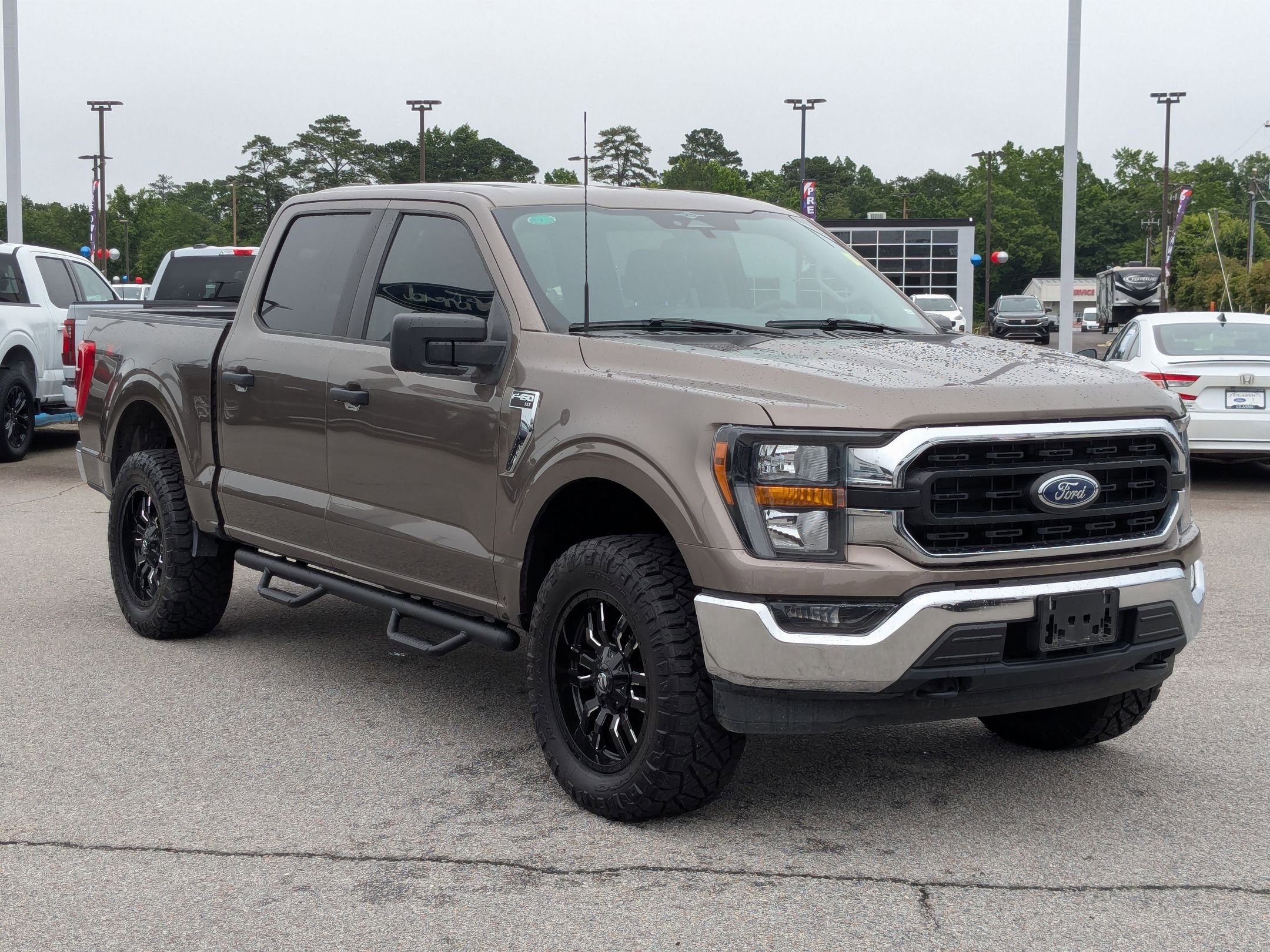 2023 Ford F-150 XLT photo 3