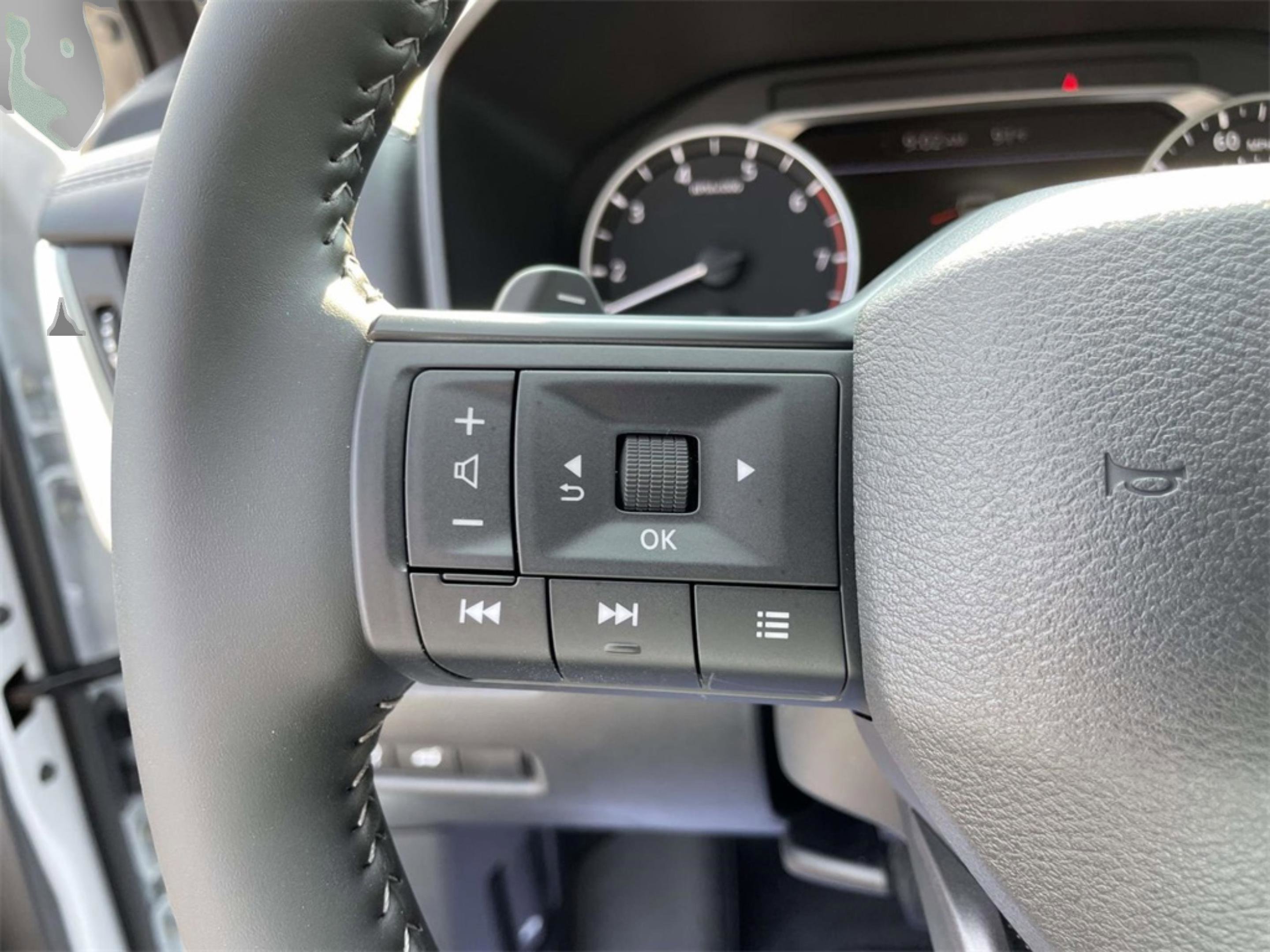 2026 Nissan Rogue SV AWD photo 28
