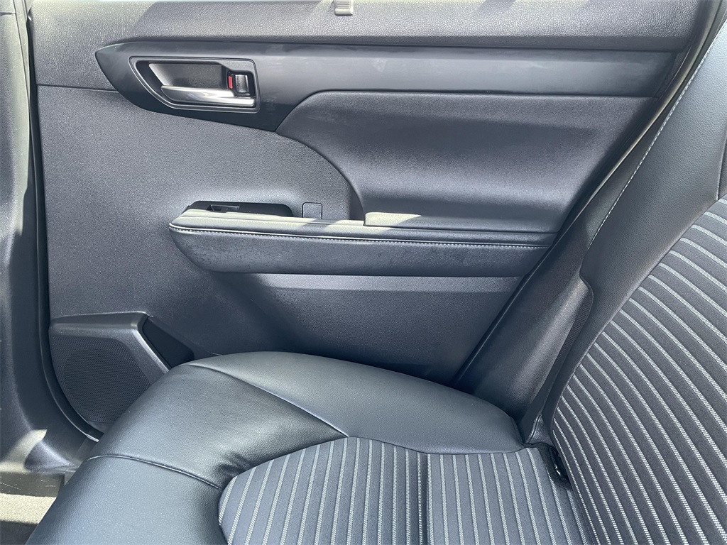 2024 Toyota Highlander XSE photo 16