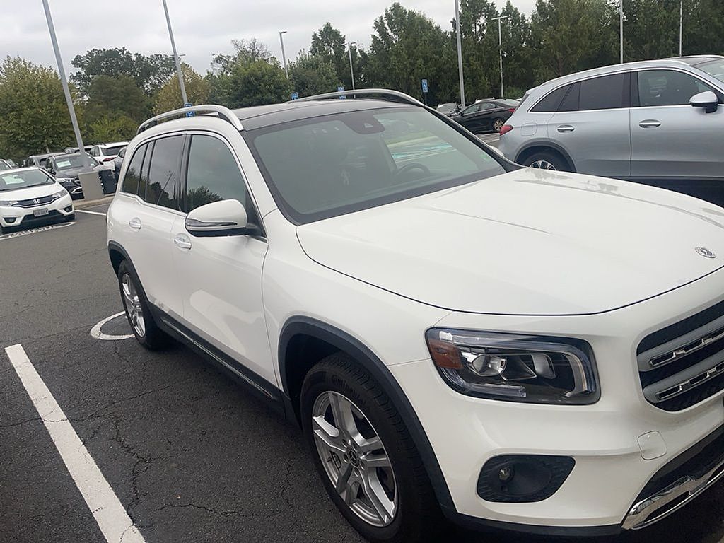 2022 Mercedes Benz GLB 250 4MATIC photo 2