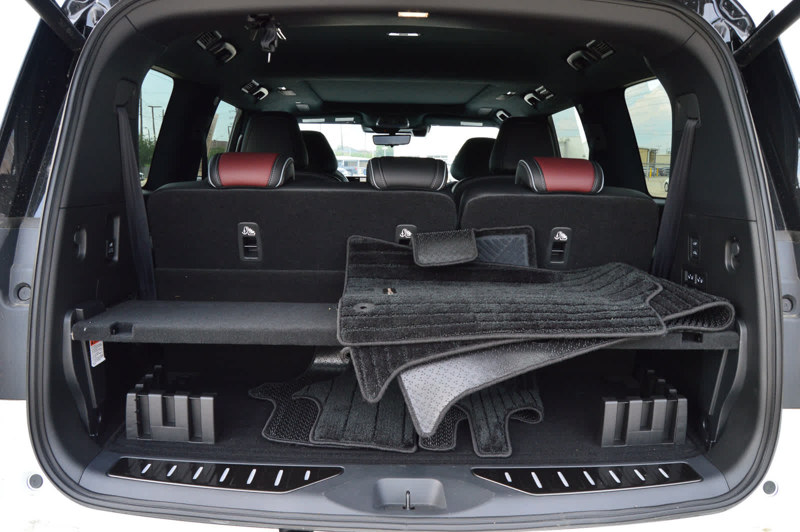 2025 Infiniti QX80 photo 24