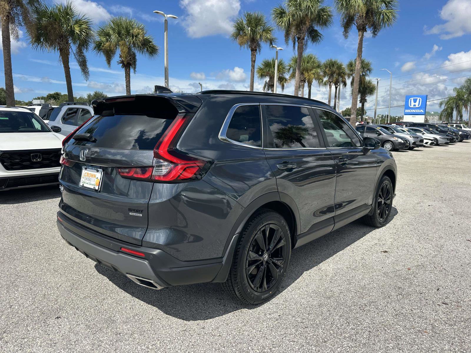 2023 Honda CR-V Hybrid Sport Touring photo 3