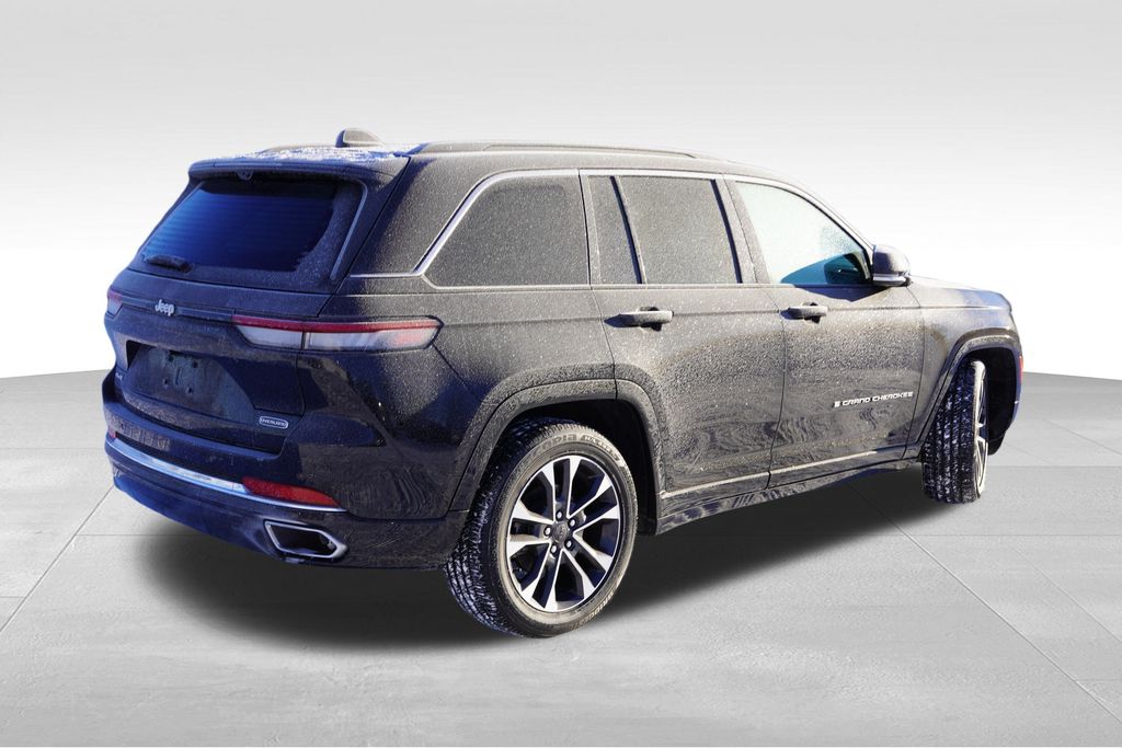 2024 Jeep Grand Cherokee Overland photo 3