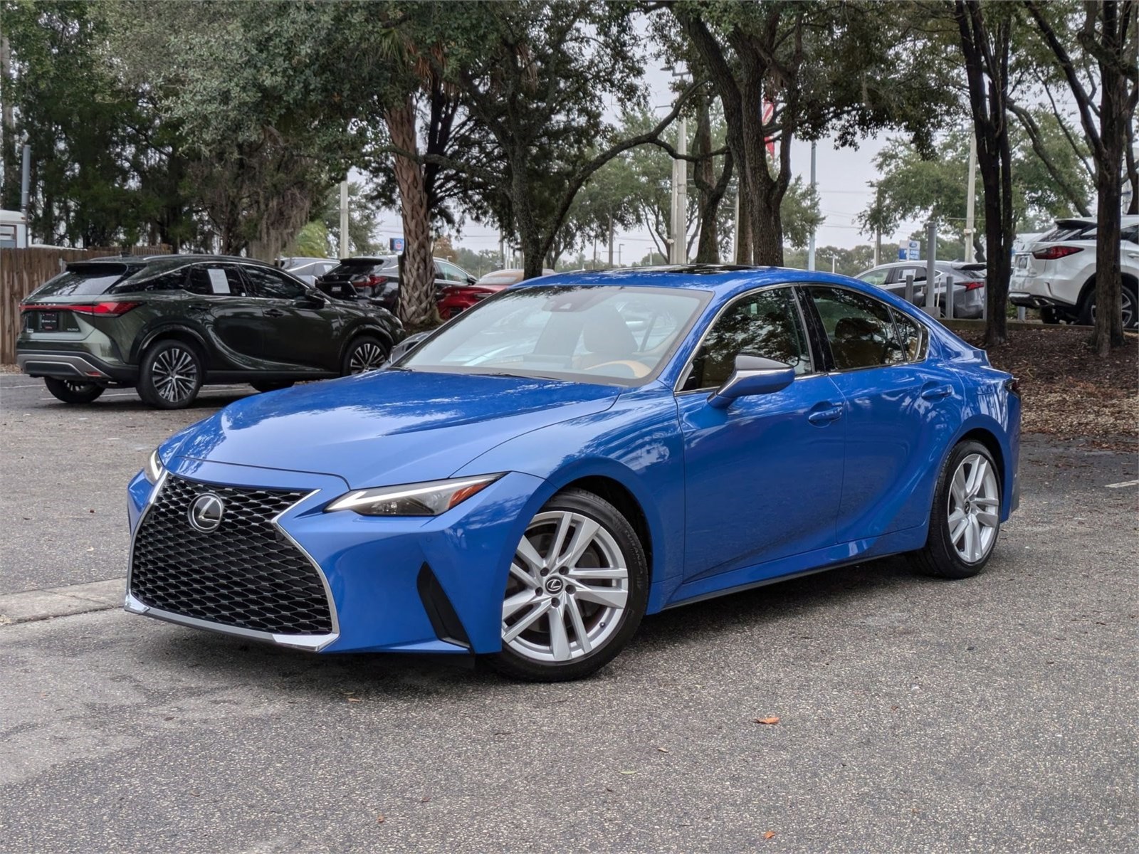 2023 Lexus IS 300's photo