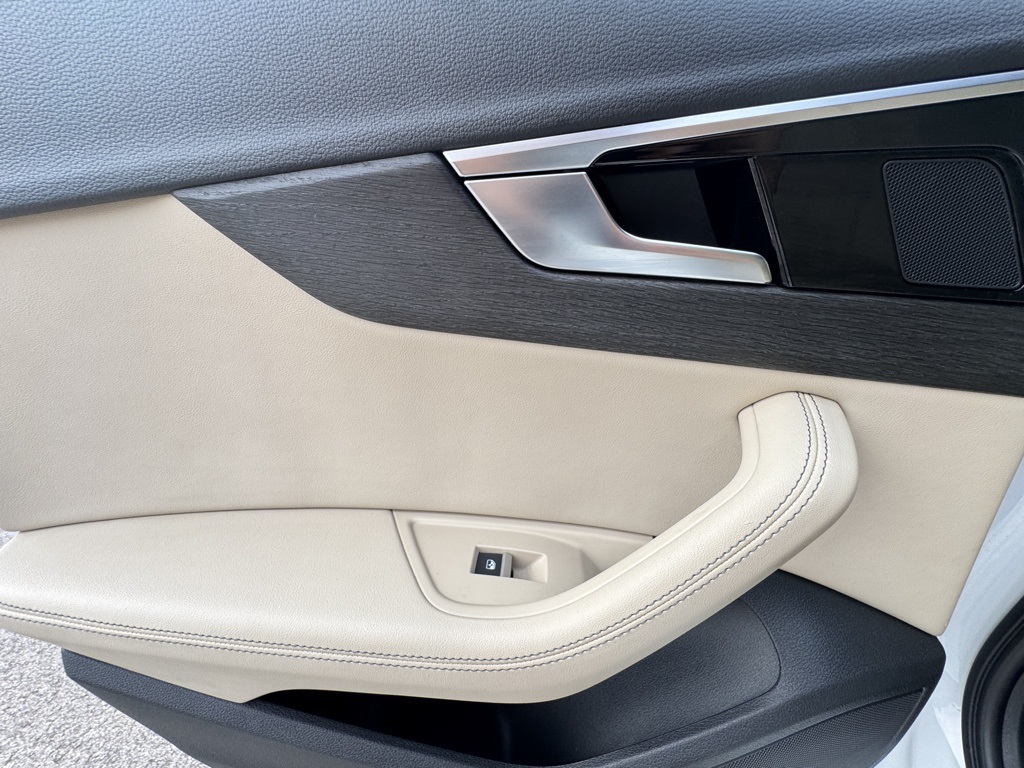 2022 Audi A4 45 S line Premium Plus Quattro photo 22