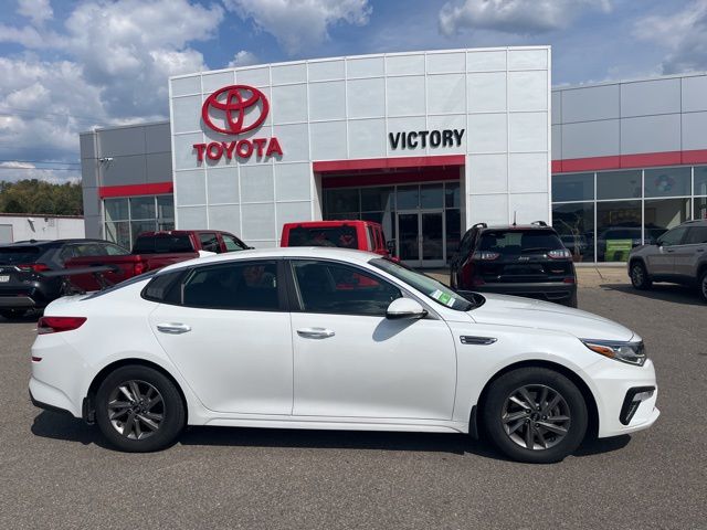 2020 Kia Optima LX photo 3