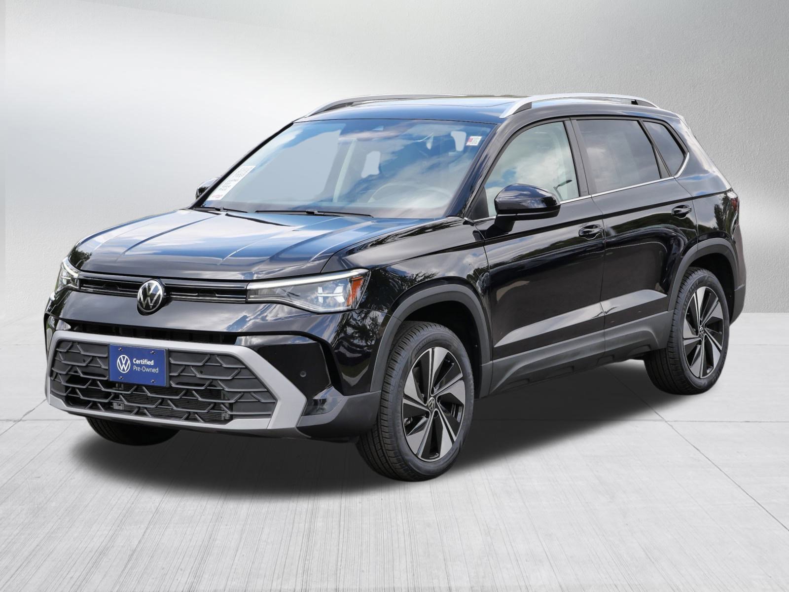 2025 Volkswagen Taos SE photo 3