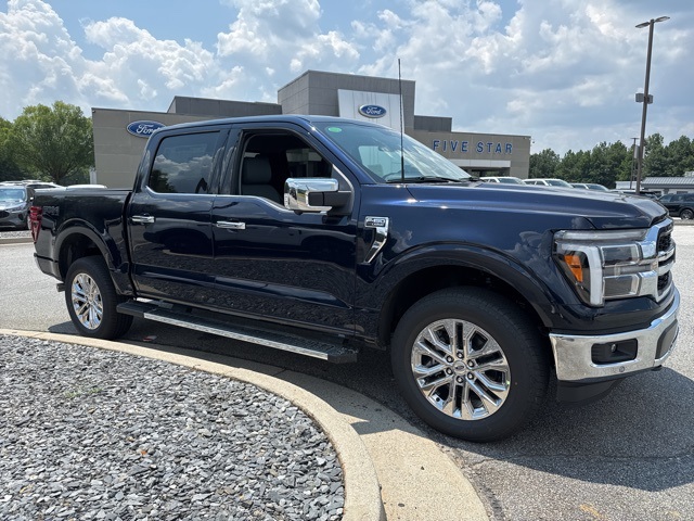 2025 Ford F-150 Lariat photo 2