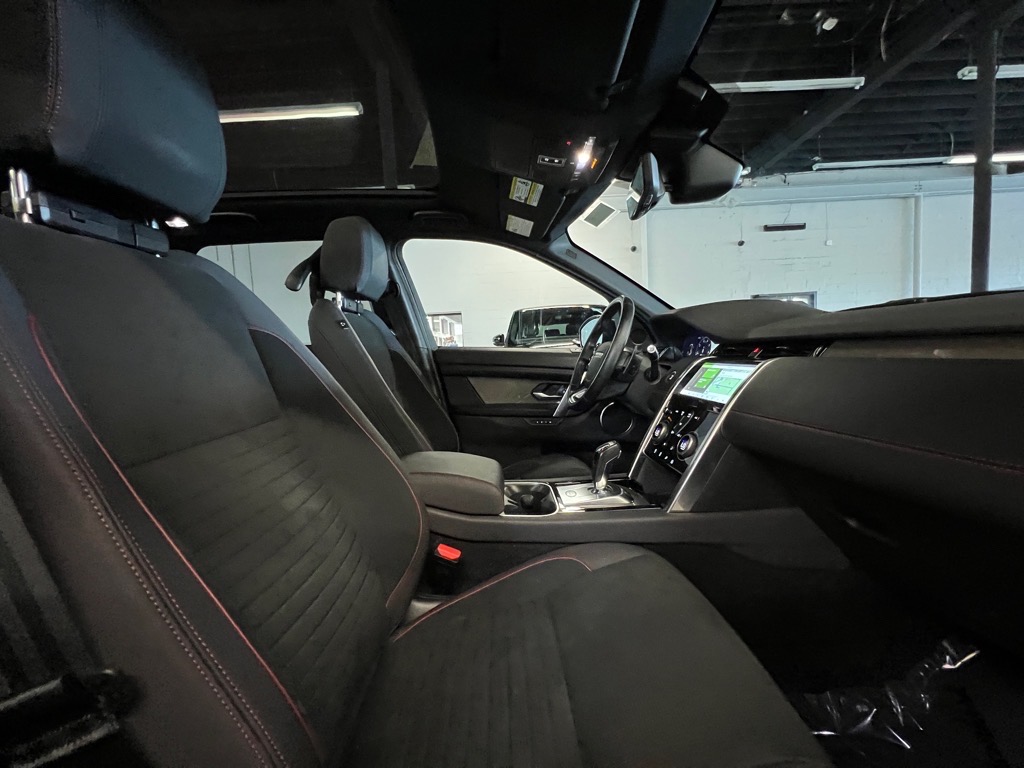 2020 Land Rover Discovery Sport SE R-Dynamic photo 19