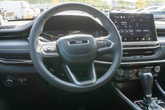 2023 Jeep Compass Altitude photo 7