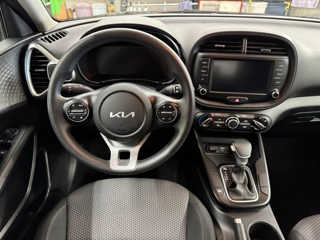 2023 Kia Soul LX photo 14