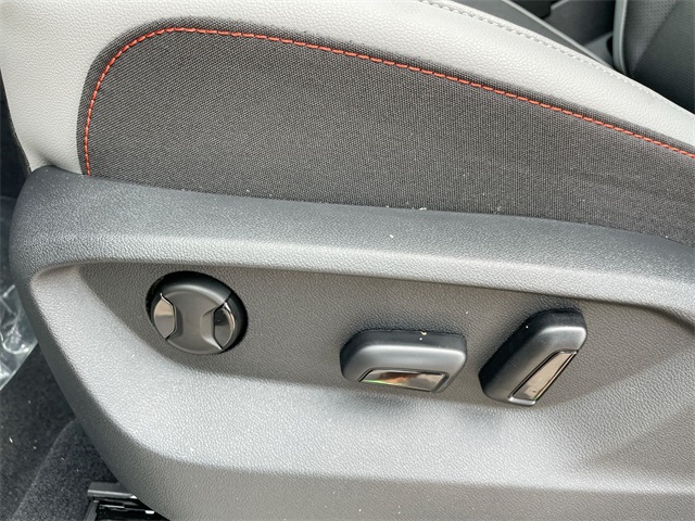 2025 Volkswagen Atlas Peak Edition SE Technology photo 31