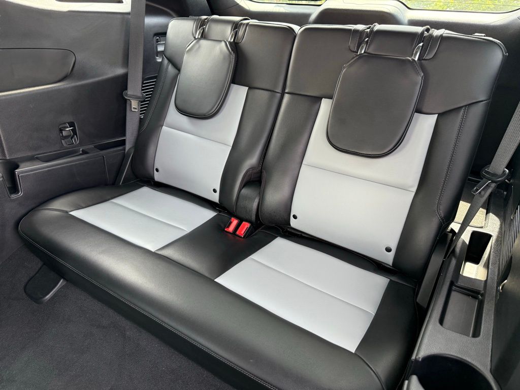 2022 Ford Explorer XLT photo 9