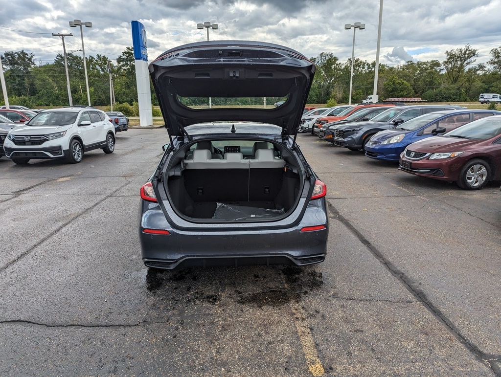 2026 Honda Civic Hatchback Hybrid Sport Touring photo 4