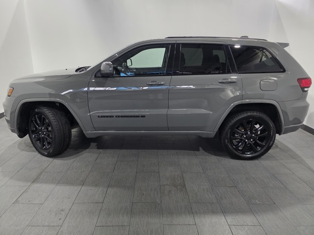 2022 Jeep Cherokee Laredo X photo 2