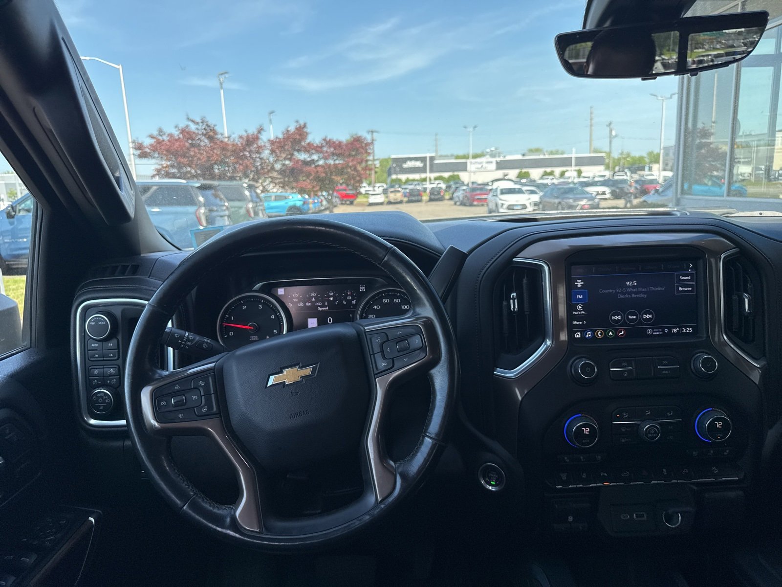 2022 Chevrolet Silverado 3500HD High Country photo 2