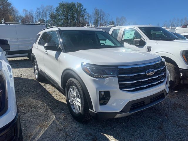 2026 Ford Explorer photo 2