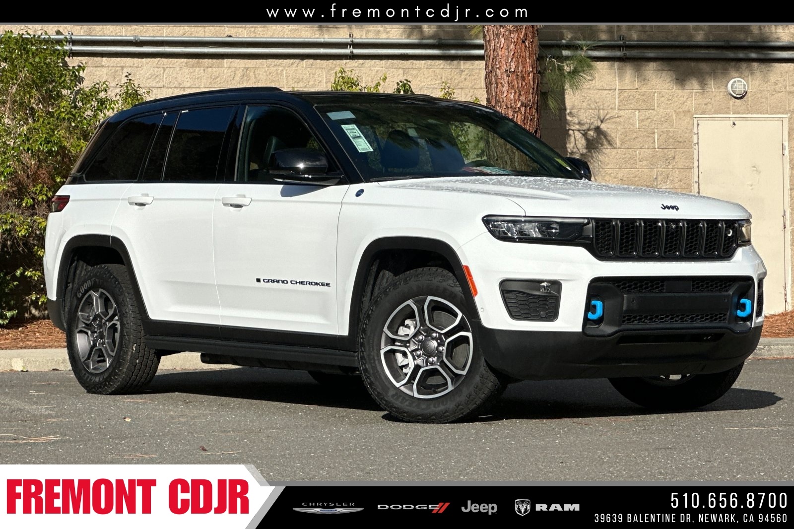2023 Jeep Grand Cherokee Trailhawk 4xe's photo