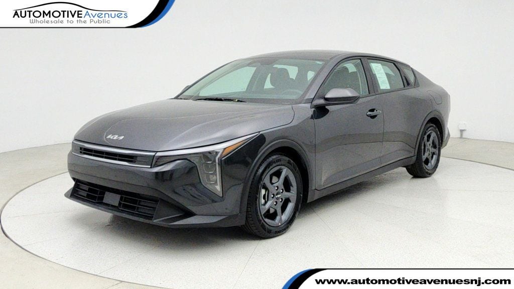 2025 Kia K4 LXS's photo