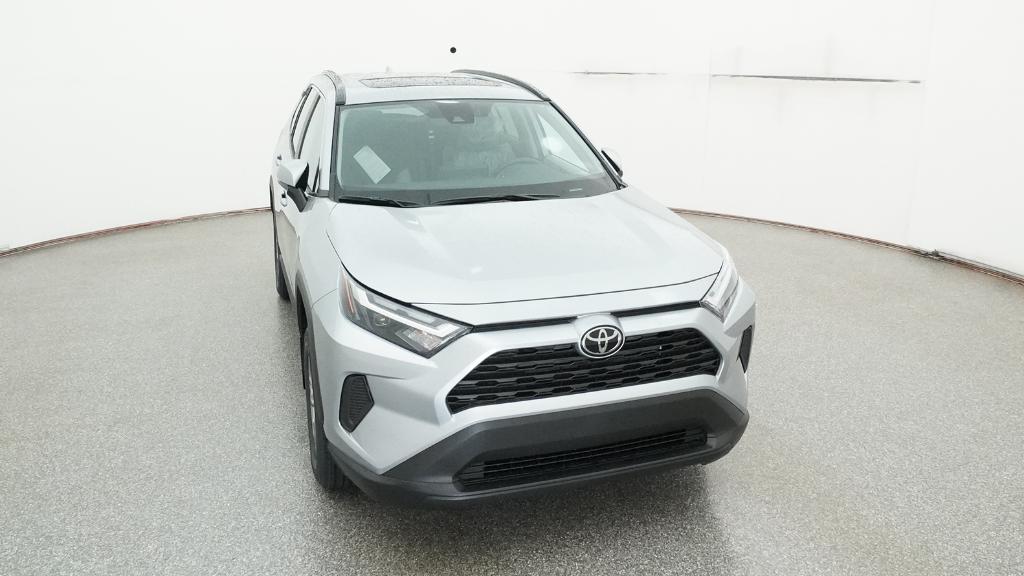 2025 Toyota RAV4 XLE photo 32