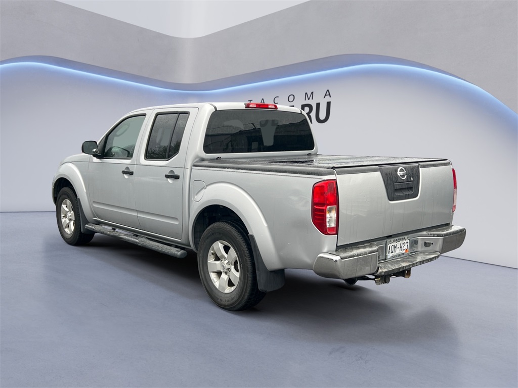 2011 Nissan Frontier SV photo 3