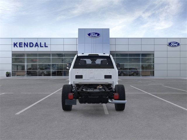 2025 Ford F-350 photo 4
