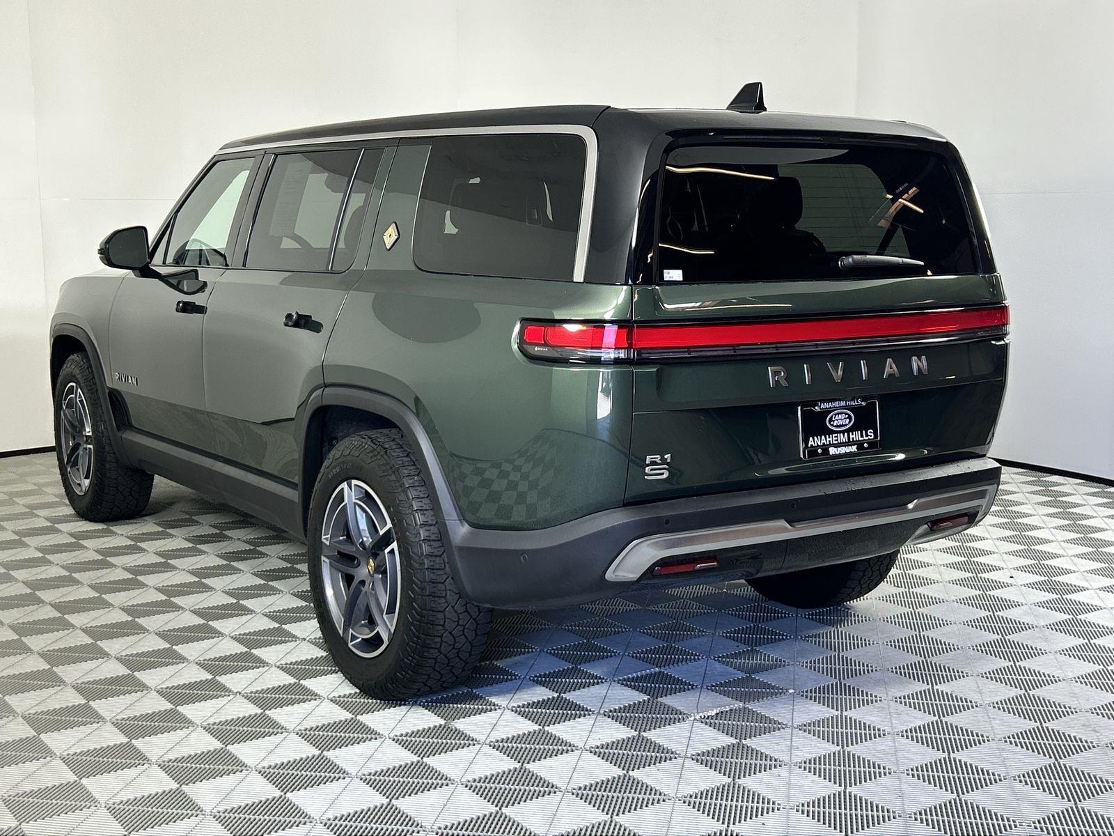 2025 Rivian R1S Adventure photo 2