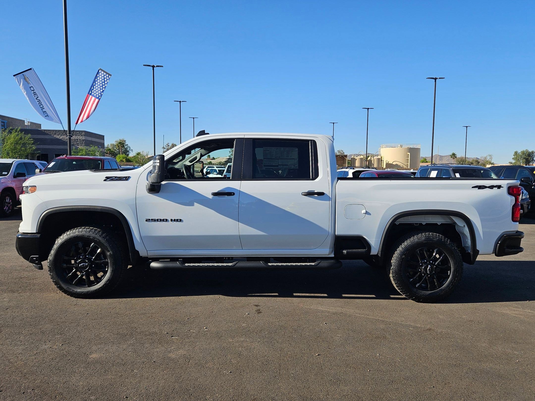 2025 Chevrolet Silverado 2500HD Custom photo 2