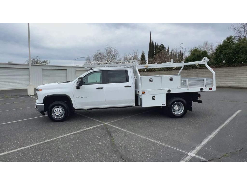 2024 Chevrolet Silverado 3500HD Work Truck photo 3