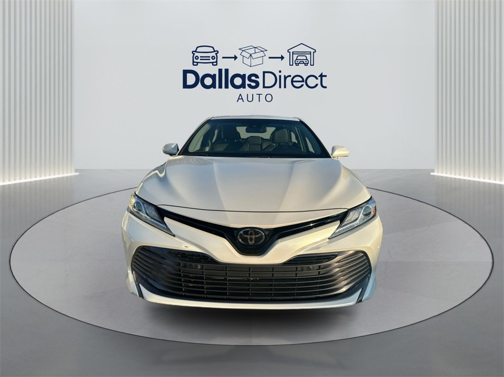 2018 Toyota Camry XLE photo 3