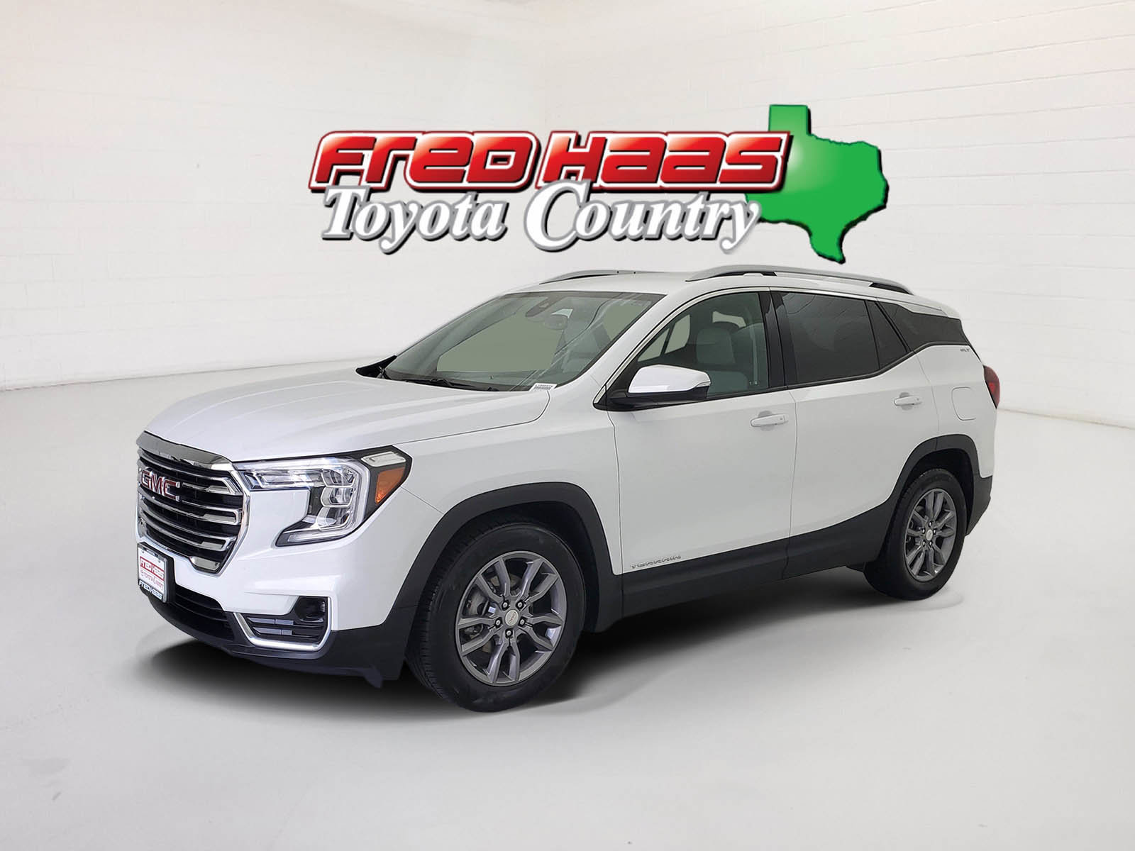2024 GMC Terrain SLT's photo