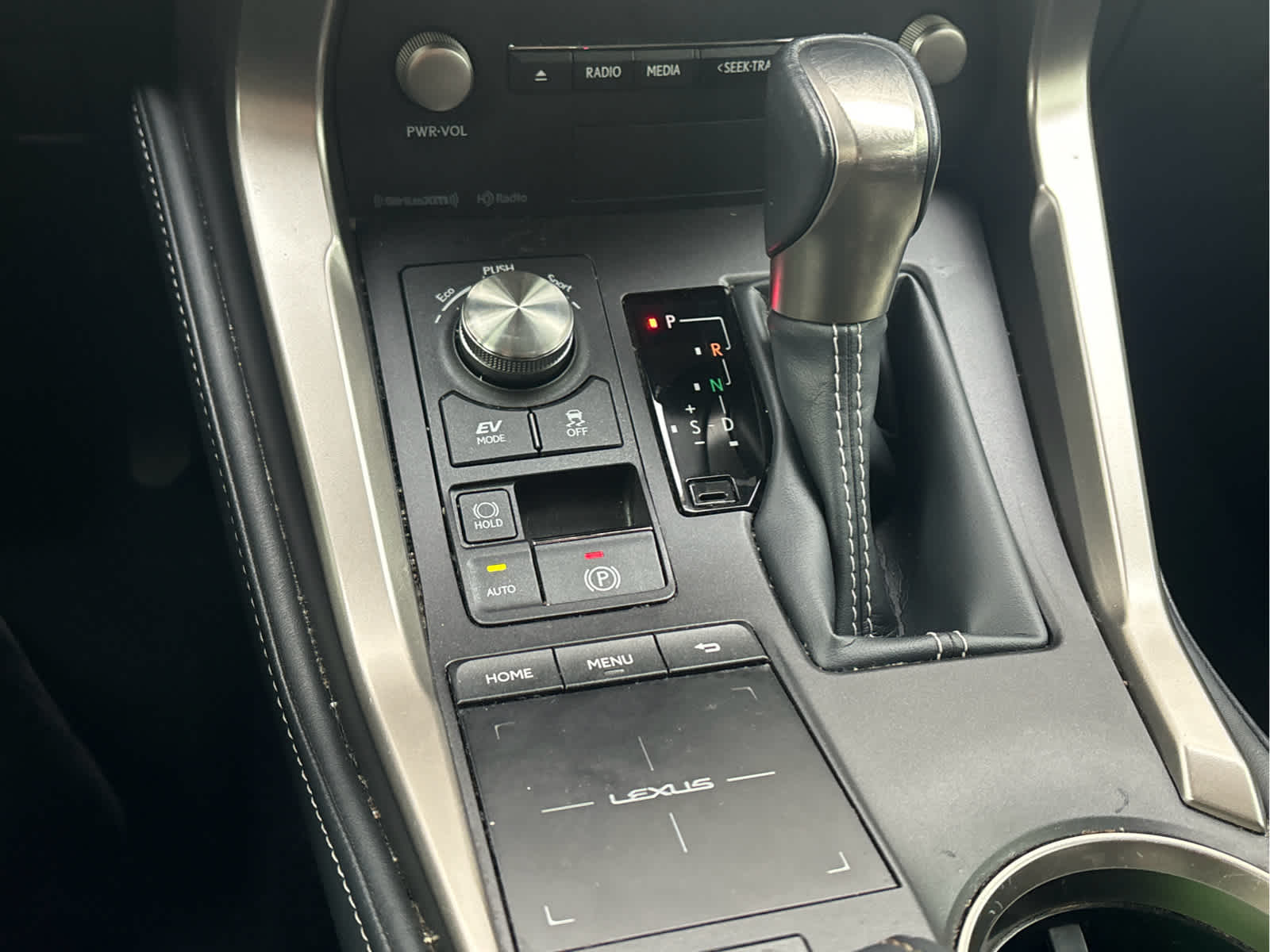 2021 Lexus NX 300h photo 21