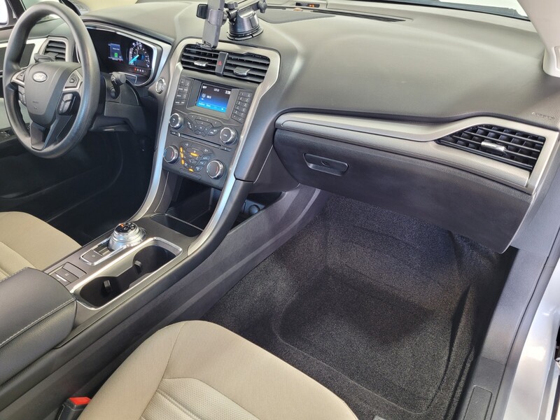 2018 Ford Fusion Hybrid S photo 11