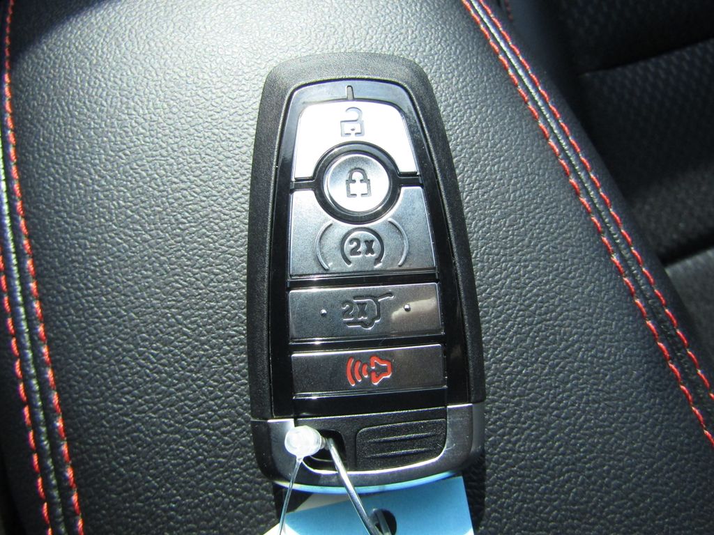 2025 Ford Escape ST-Line Select photo 30