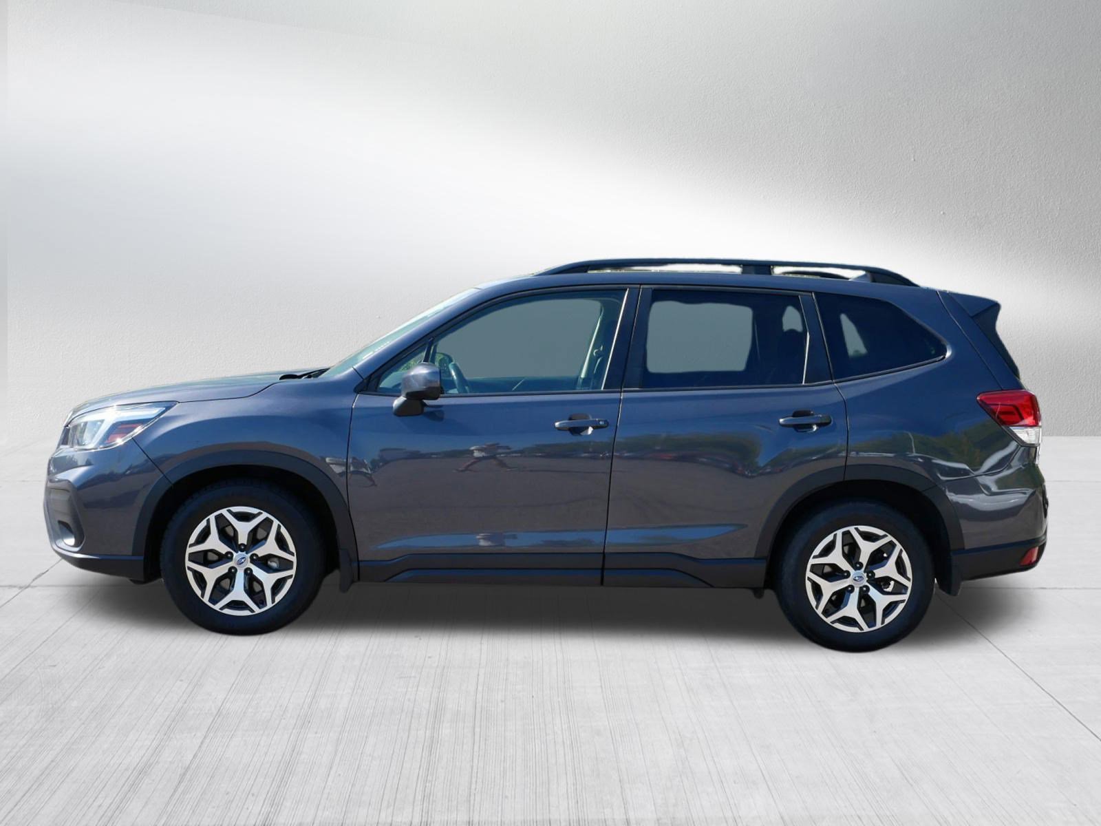 2021 Subaru Forester Premium photo 4
