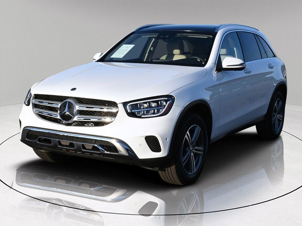 2022 Mercedes Benz GLC 300 photo 2