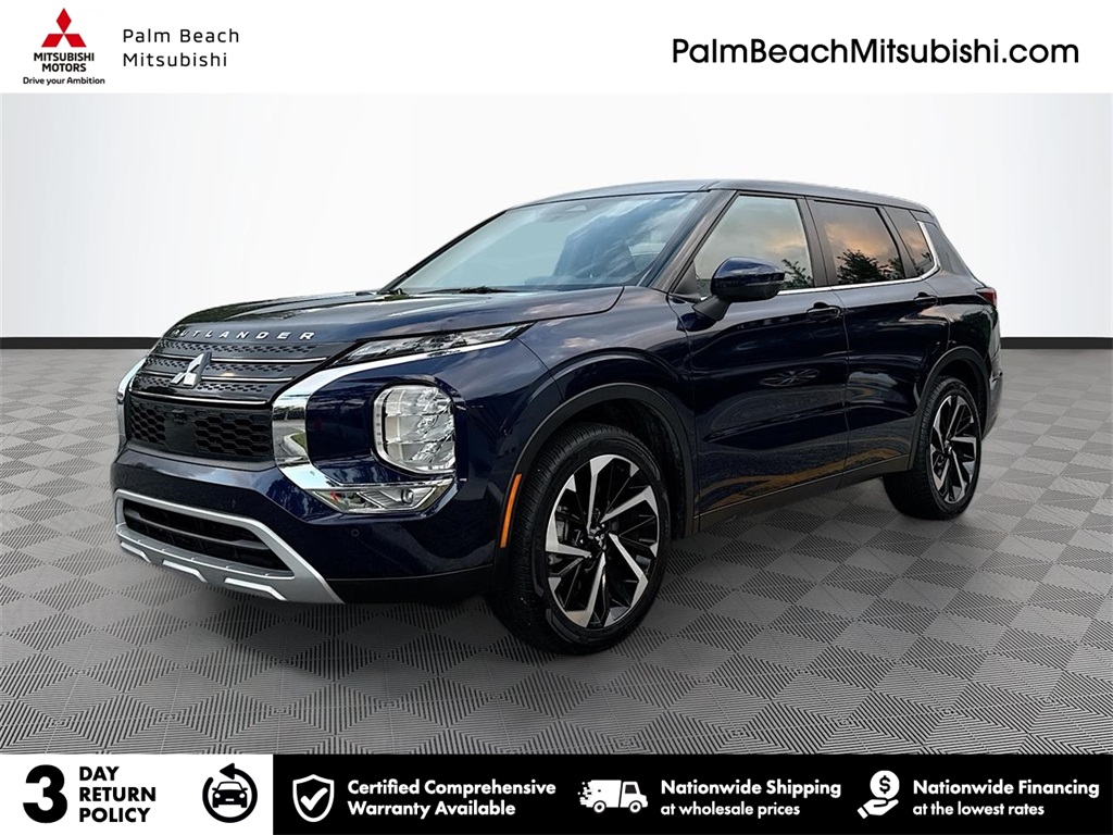 2024 Mitsubishi Outlander SE's photo