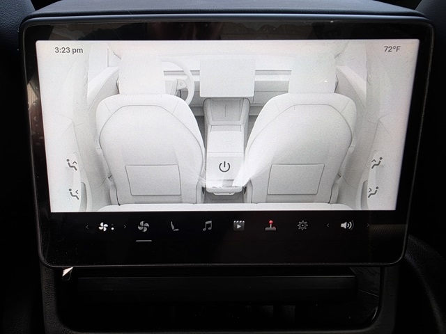 2024 Tesla Model 3 photo 17