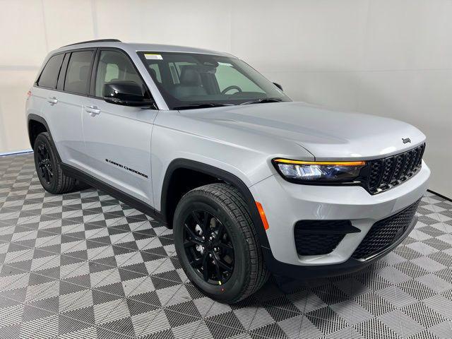 2025 Jeep Grand Cherokee Altitude's photo