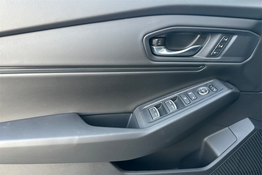 2025 Honda Accord Hybrid EX-L photo 11