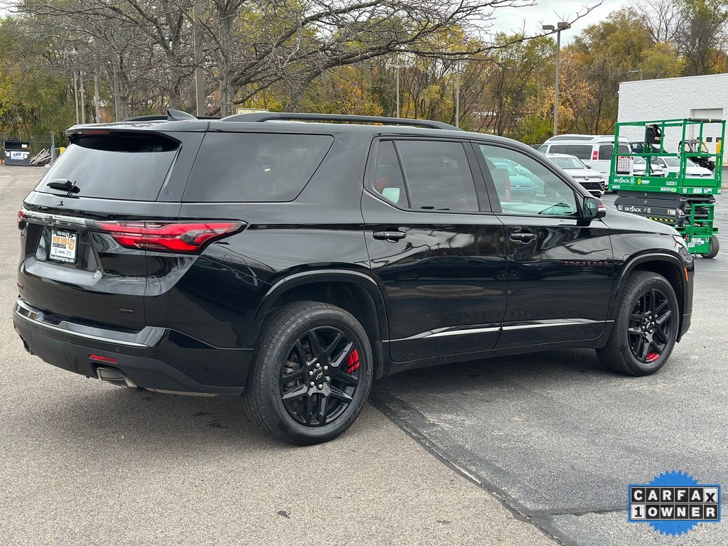 2022 Chevrolet Traverse Premier photo 2