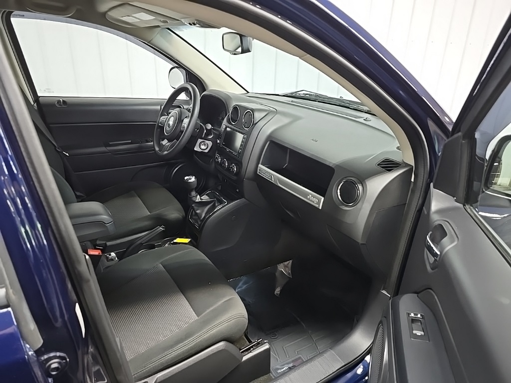 2016 Jeep Compass Sport photo 15