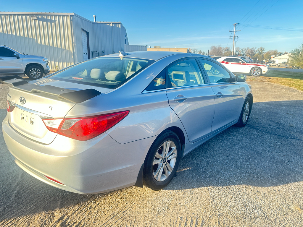 2013 Hyundai Sonata GLS photo 4