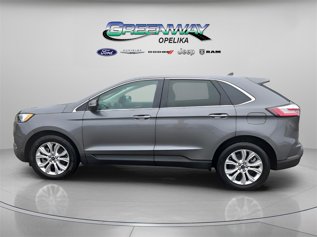 2021 Ford Edge Titanium photo 4
