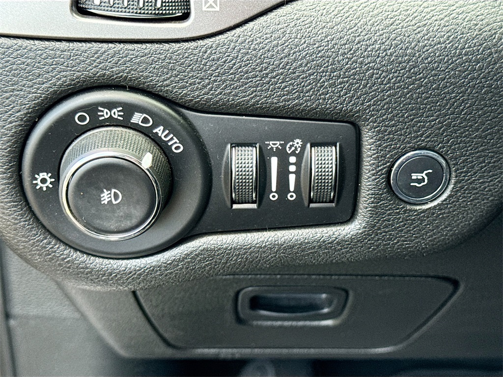 2019 Jeep Cherokee Limited photo 10