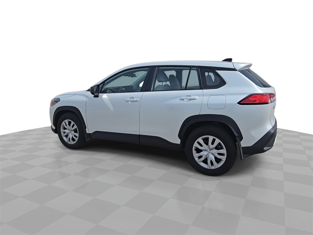 2023 Toyota Corolla Cross L photo 3
