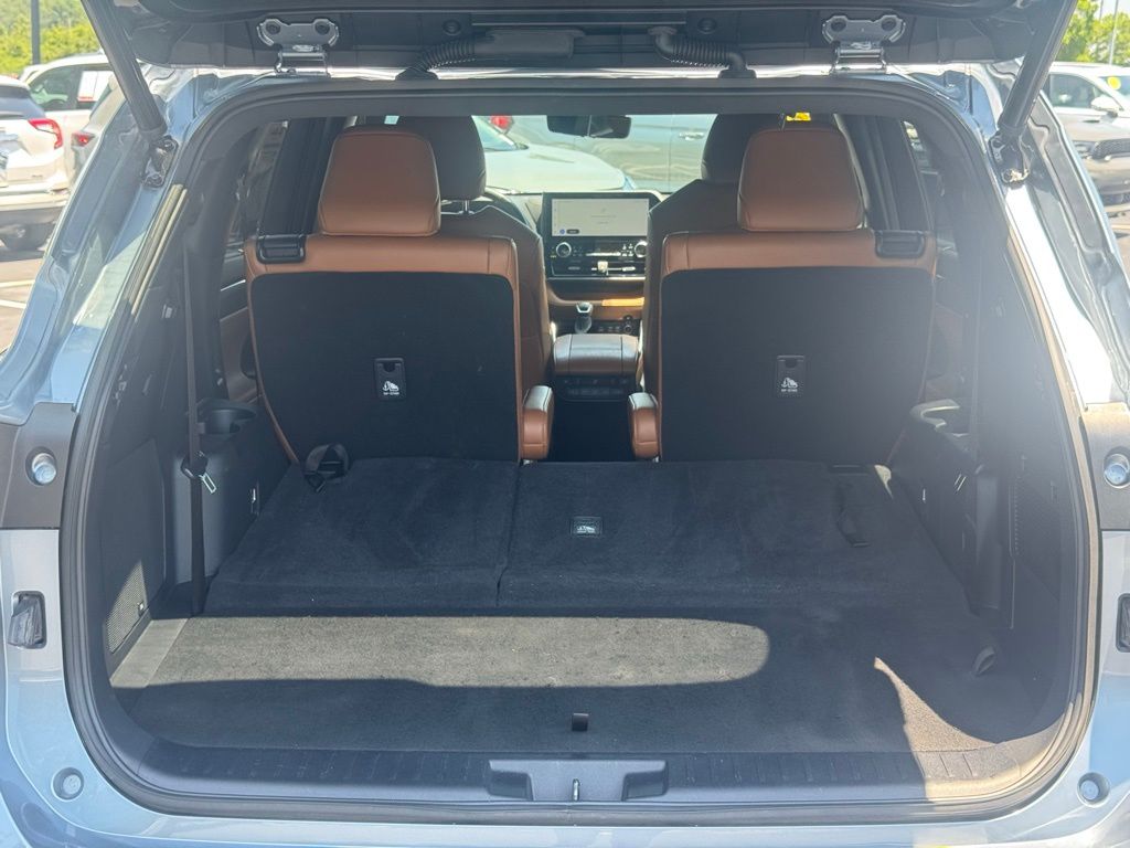 2023 Toyota Highlander Hybrid Platinum photo 6