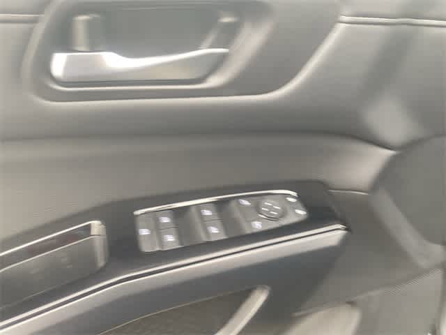 2025 Nissan Pathfinder SL photo 18