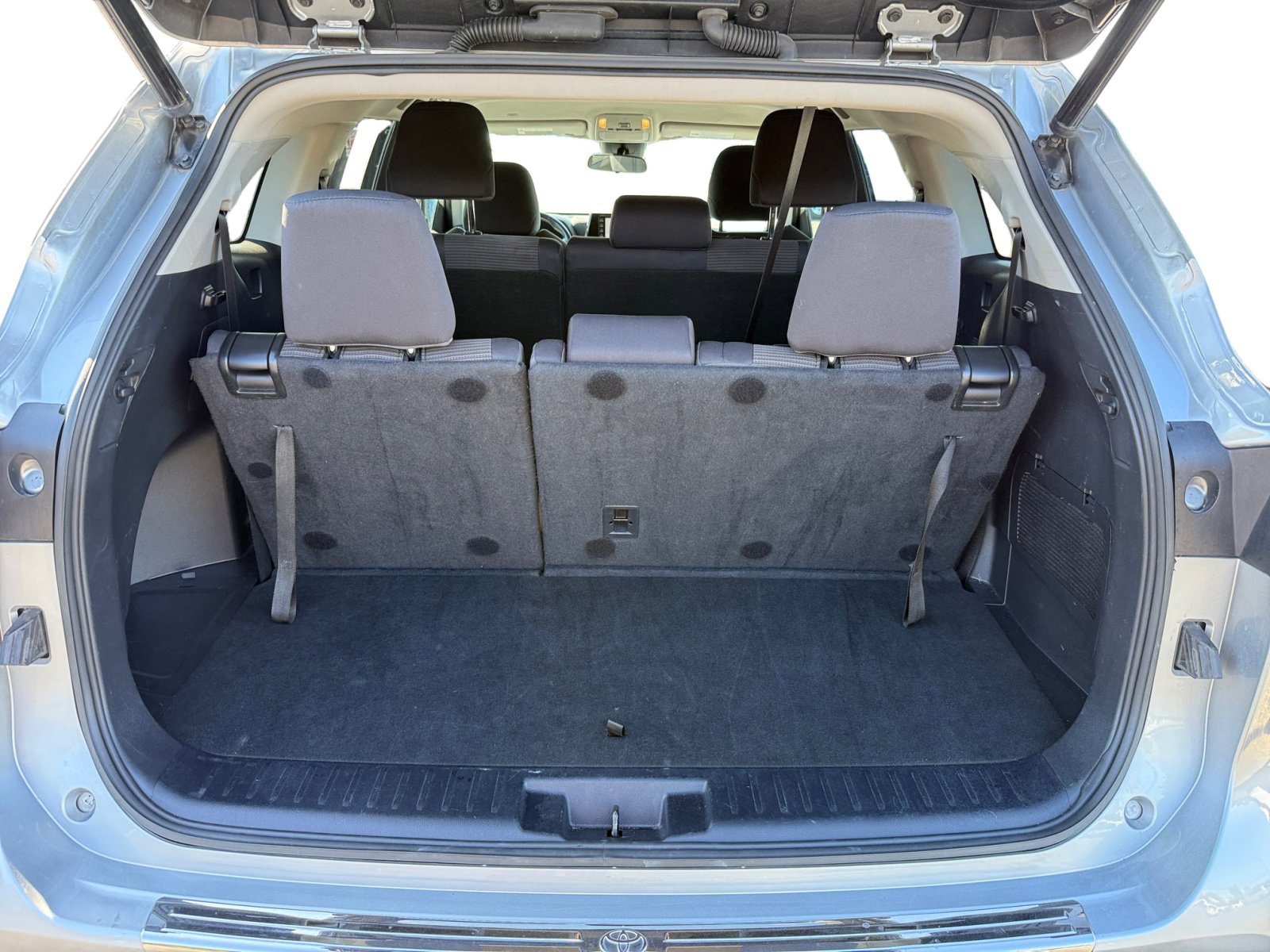 2022 Toyota Highlander LE photo 17
